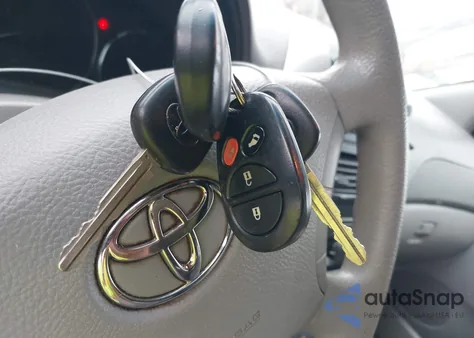 2006 Toyota Sienna Le z USA, uszkodzony, nr VIN 5TDZA23C96S561390